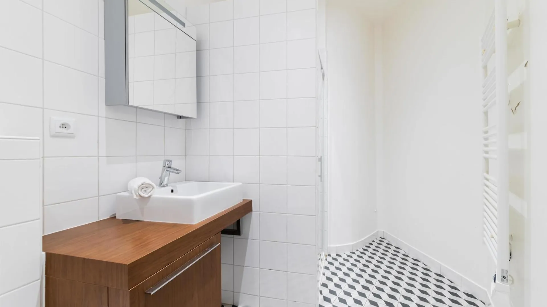Appartement Cosy Refait A Neuf - Paris 19 - 4P 0*,  France